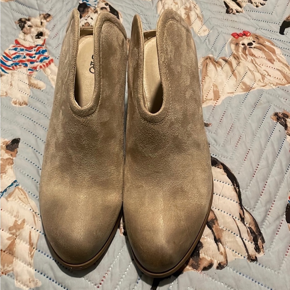 Heeled boots